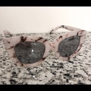 Quay Marbled Sunglasses